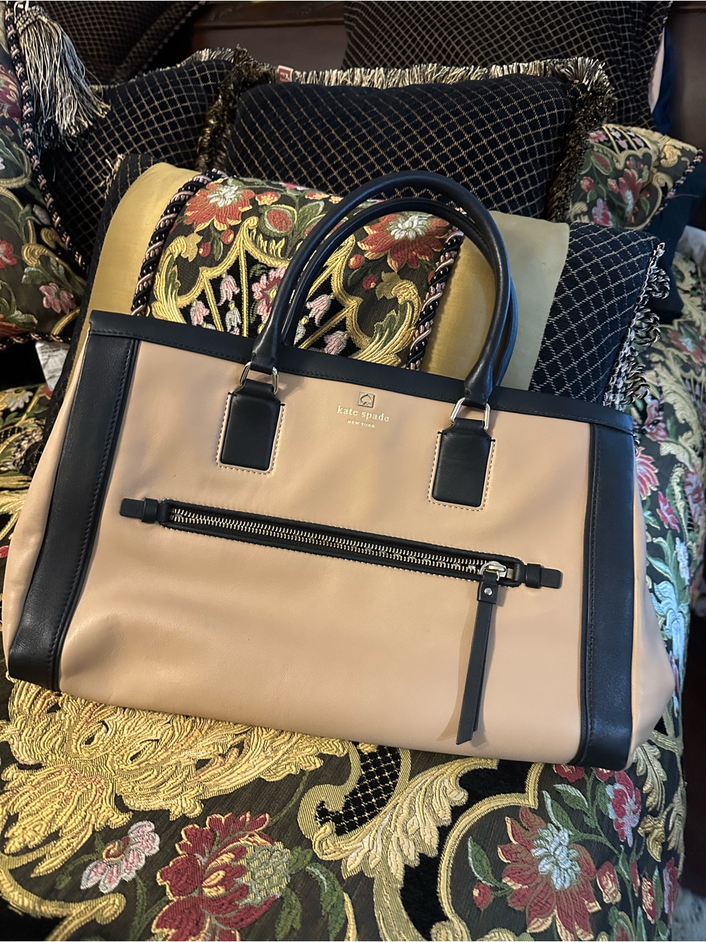 Kate Spade Two-Tone Beige And Black Leather Satchel. Like New!!